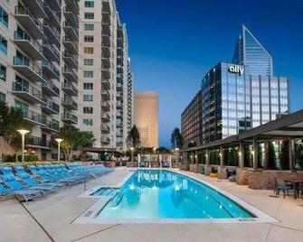 Charlotte Uptown Fully Furnished Apartments - Charlotte - Piscina