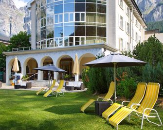 Thermal Hotels & Walliser Alpentherme Leukerbad - Leukerbad - Patio