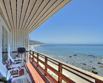 Exclusive Oceanfront Cottage on Dry Sandy Carbon Beach - Seal - Malibu - Balcony