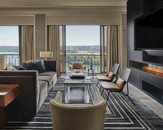 Four Seasons Hotel Austin - Austin - Living room