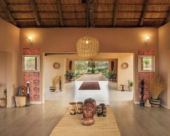 The Nkhosi Livingstone Lodge and Spa - Livingstone - Lobby