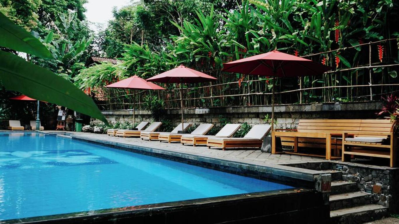 Kayu Arum Resort