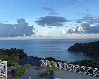 The Victory Villa - Castara - Balkon