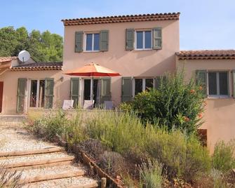 House 6 people, 3 bedrooms, 2 bathrooms, swimming pool - Saint-Saturnin-lès-Apt - Bâtiment