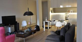 new bright studio in the center of Antwerp free WiFi - Antwerp - Living room