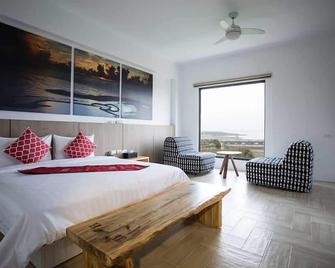 Hsu One One B&B - Magong City - Bedroom