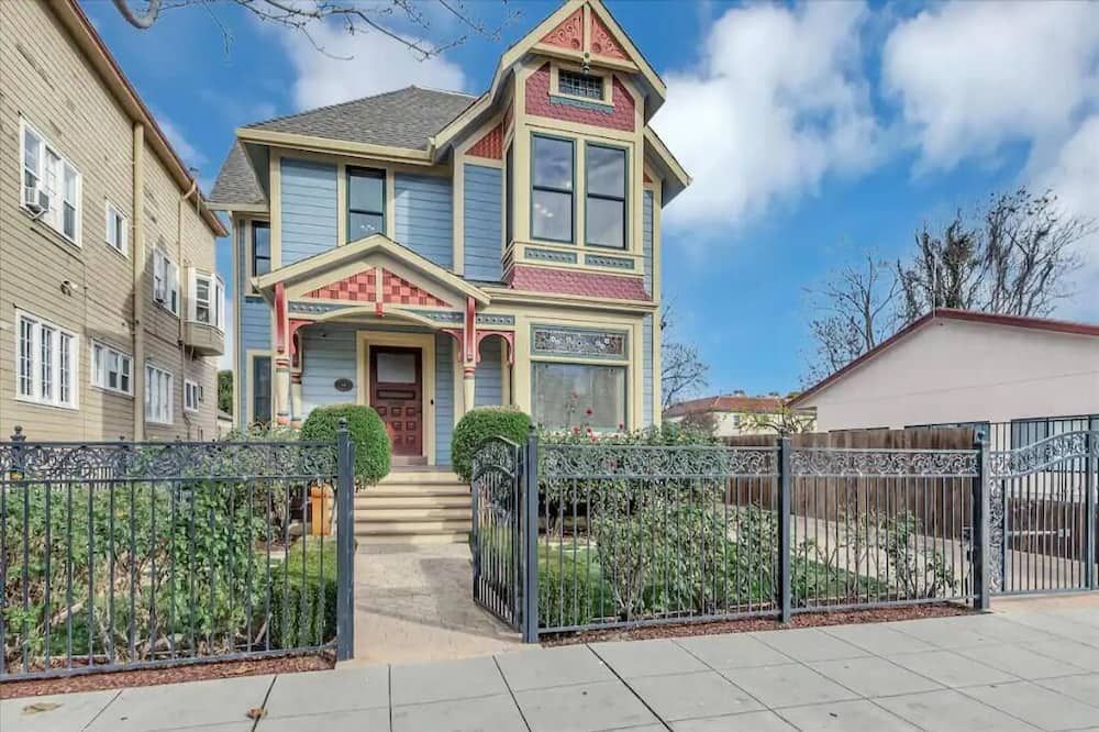 Stay In A Piece of San Jose History. - San Jose - Building