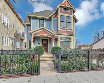Stay In A Piece of San Jose History. - San Jose - Building
