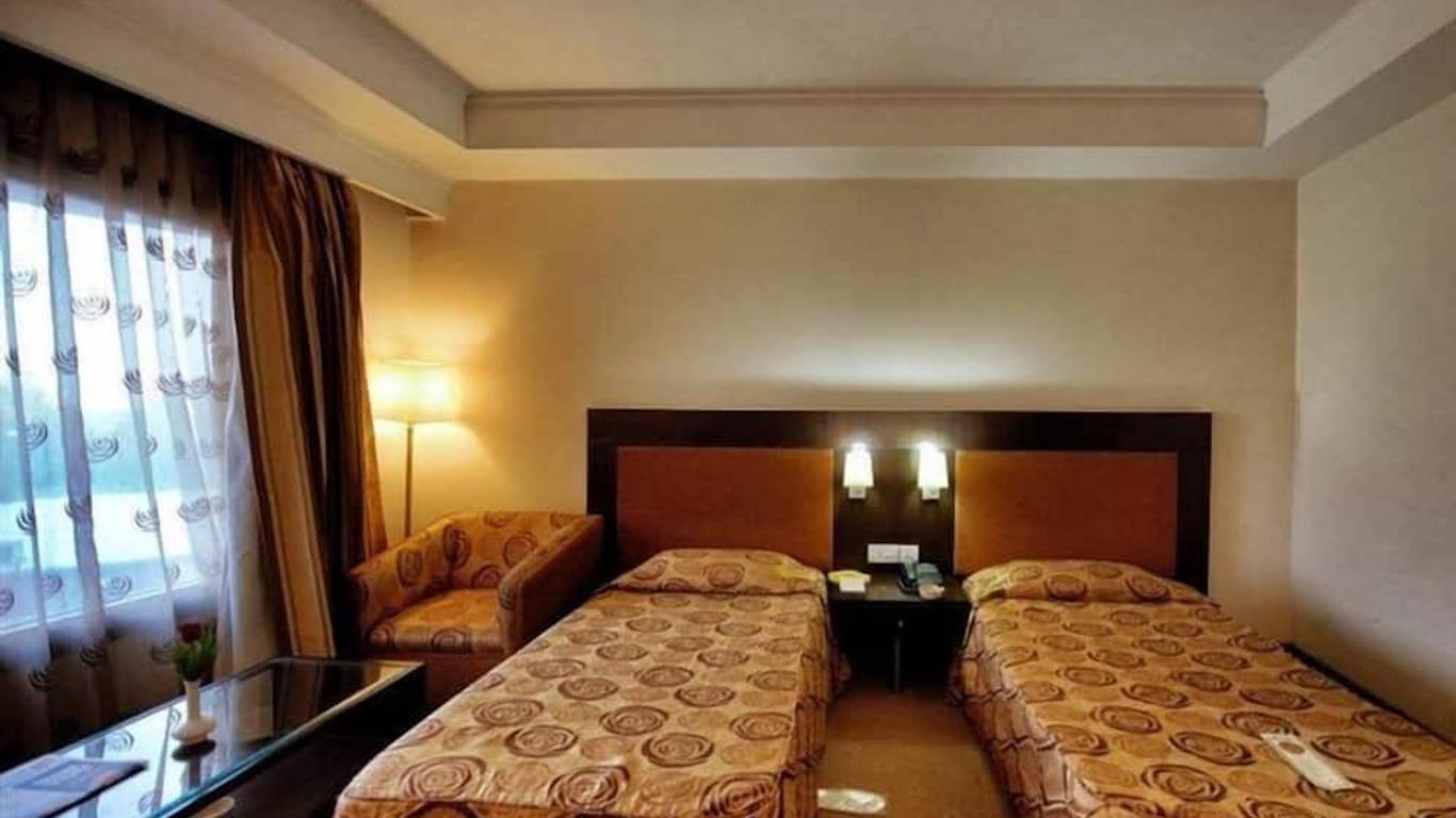 Centaur Hotel