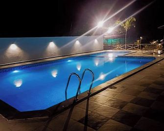 Kulamama Resort Pench - Khawāsa - Piscina