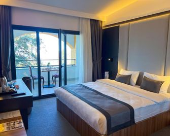 Sera Lake Center Hotel - Akcaabat - Спальня