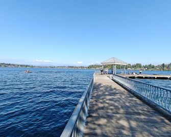 Cozy home, Walk to Lake, Food & Shops, EV Charger - Lake Stevens - Sala de estar