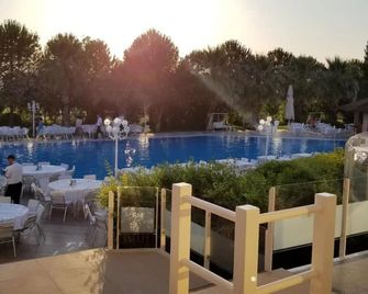 Villa Lycus Hotel - Karahayit - Басейн