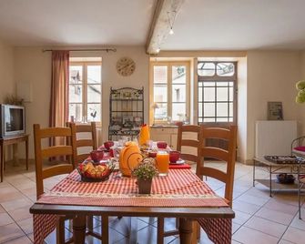 Logis de l'Orme - La Rochepot - Essbereich