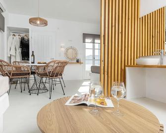 Soley Naxos - Schoinousa - Comedor