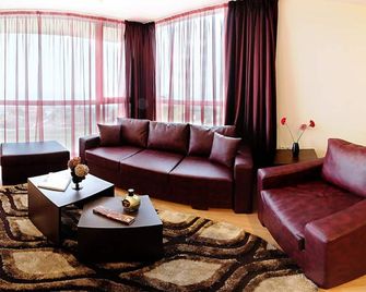 Sea Dream Rental Apartments - Varna - Oturma odası