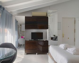 Caleta Homes - Balneario - Málaga - Habitación