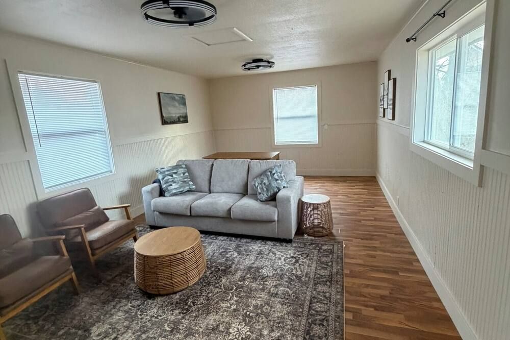 Newly Remodeled Home, Quiet Neighborhood, Perfect for Work, Sports & Outdoors - Sidney - Huiskamer