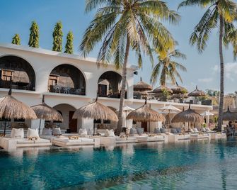 El Tropico Boutique Hotel - Kuta - Pool