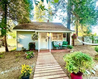 The Pines Inn and Cottages - Grass Valley - Patio