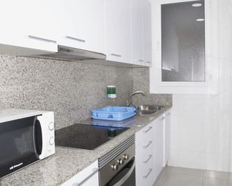 Sant Jordi Apartments Sagrada Familia - Barcelona - Kitchen