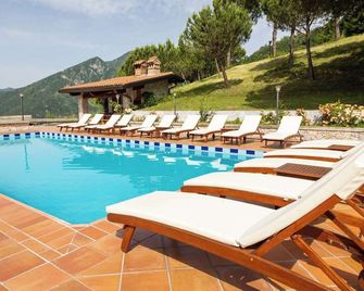 Resort Ninfea San Pellegrino Terme - Zogno - Piscina