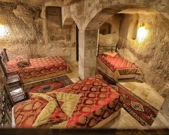 旅行者洞穴酒店 - 格雷梅 - 臥室