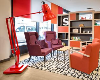 Holiday Inn Berlin - City East Side By IHG - Berlin - Lounge