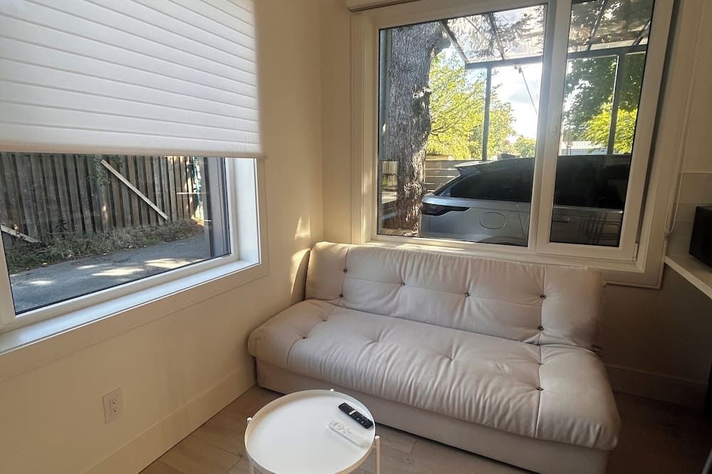Brand New Modern Laneway House - ונקובר - סלון