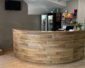 Pinheiros Hotel - Goiânia - Front desk