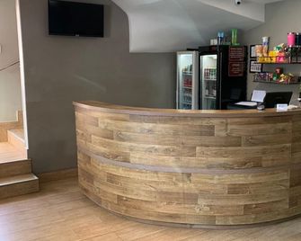 Pinheiros Hotel - Goiânia - Front desk