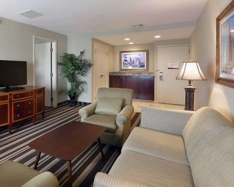 Hampton Inn Boston/Natick - Natick - Huiskamer