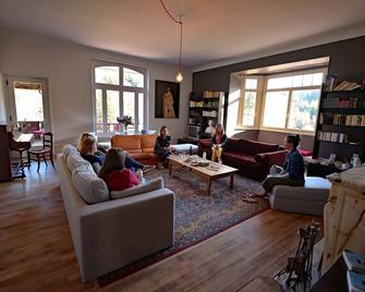 Large house of 650m2 in lush greenery surrounded by forests and lakes - Lunéville - Sala de estar