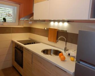 Apartment Dado - كوركولا - مطبخ