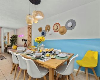 Clearwater Beach House - Heated Pool - Hot Tub - Largo - Essbereich