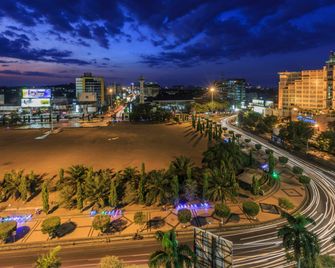 Holiday Inn Express Semarang Simpang Lima By IHG - Semarang - Budynek