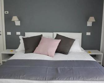 Glem Rooms & Breakfast - Arenzano - Camera da letto