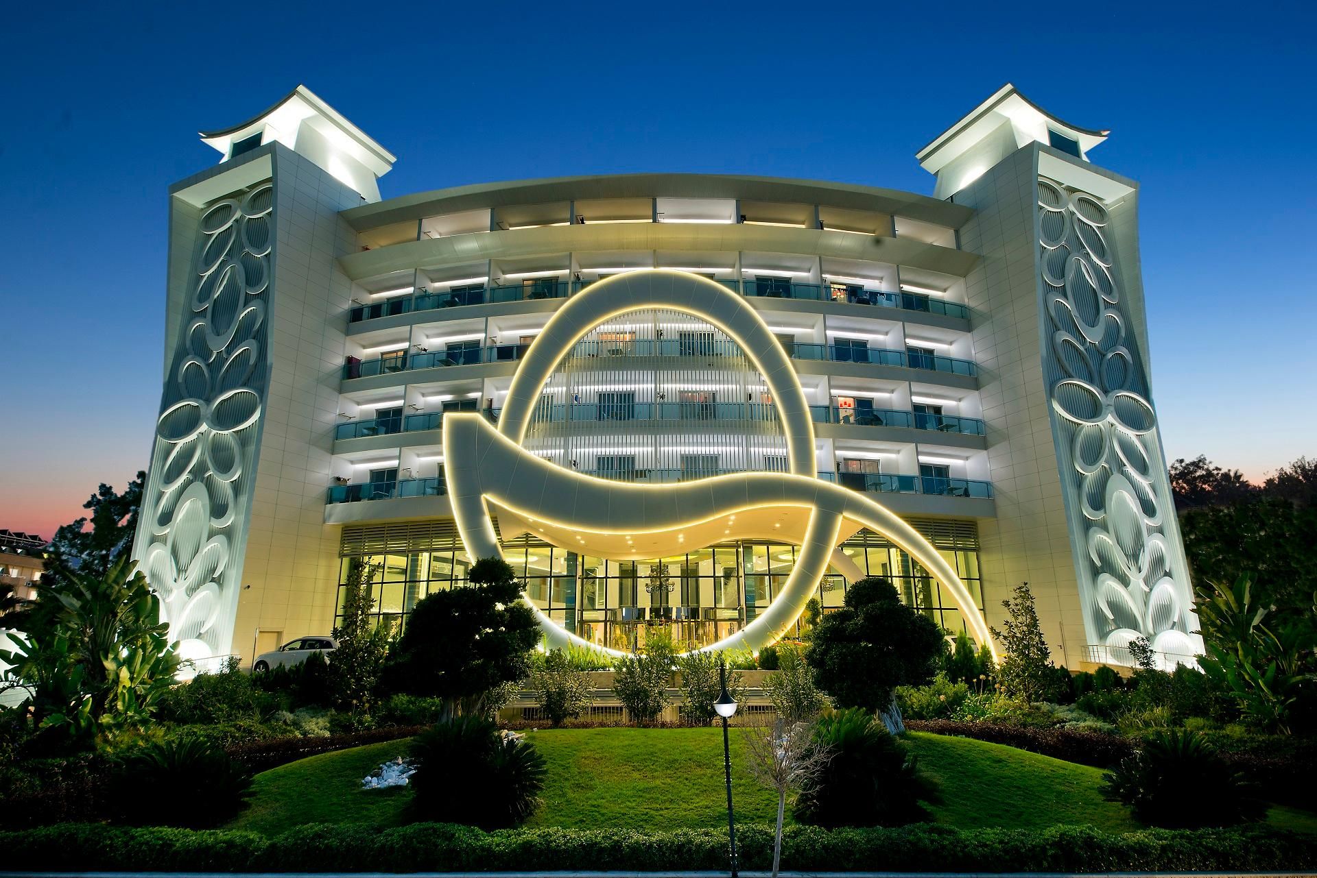 Q Premium Resort Hotel - אוקורצ'אלאר - בניין