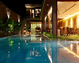 K House Apartment Danang Beach - Da Nang - Pool