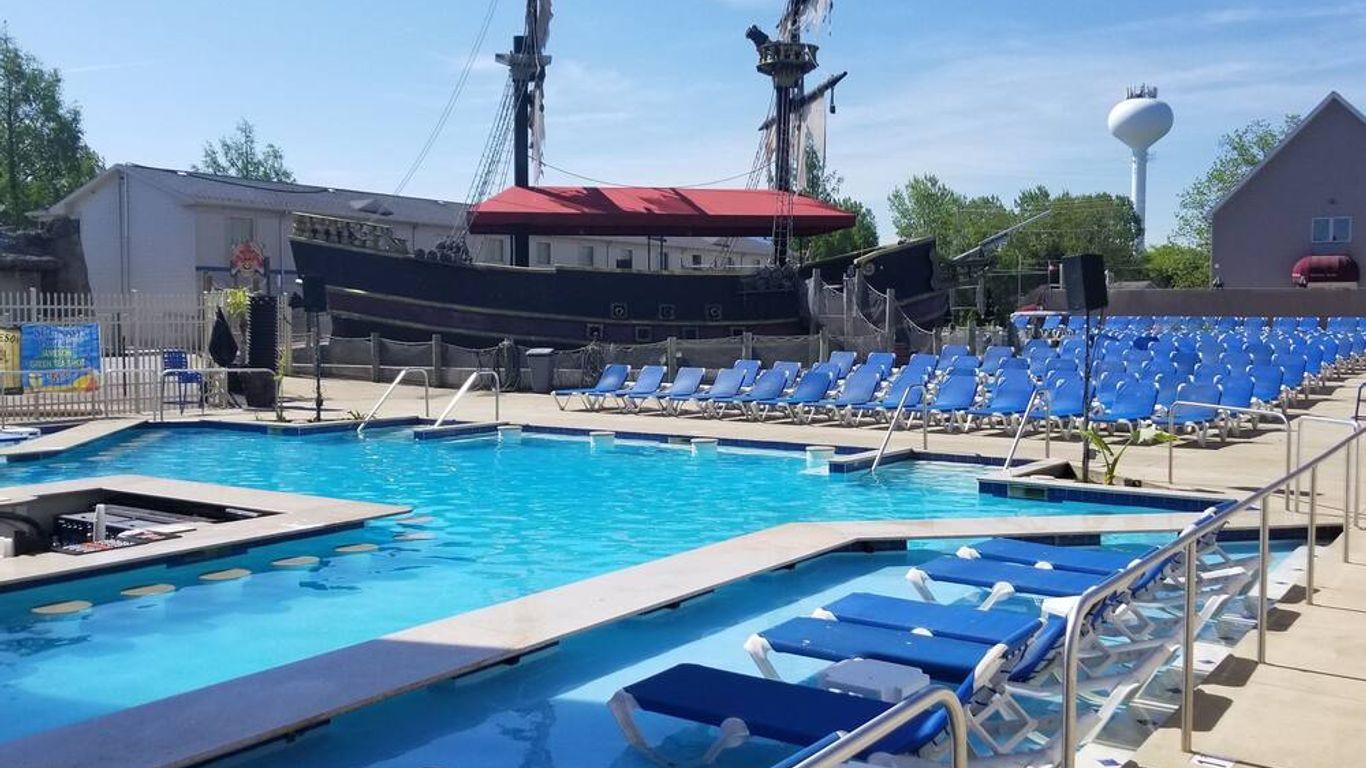 Grand Islander Hotel