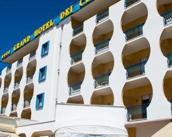 Grand Hotel Dei Cesari - Anzio - Building