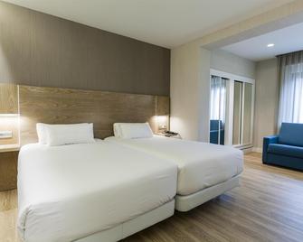 إن إتش أوفيدو برينسيبادو - أوفييدو - غرفة نوم