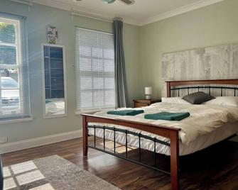 Hove Smart Stay, Attached 2 bed apartment, South Australia - Brighton - Bedroom