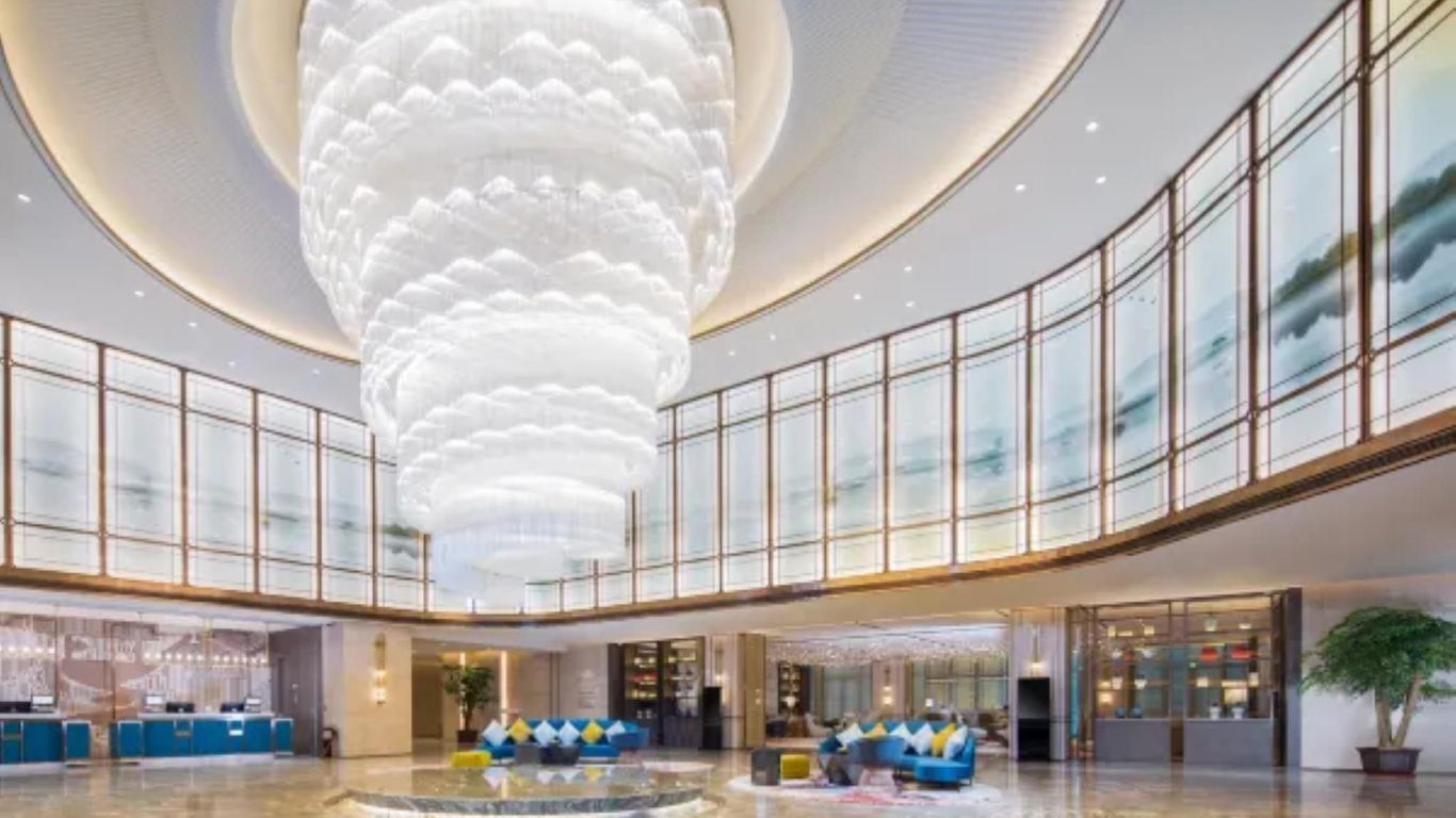 Auto City Ruili Hotel