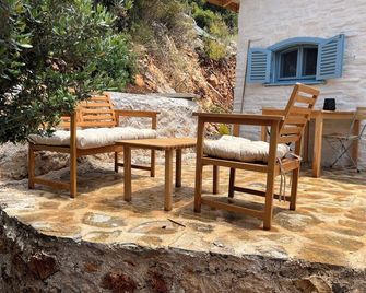 charming farmhouse in Kaş – perfect sea view and deeply surrounded by nature - Yeniköy - Patio