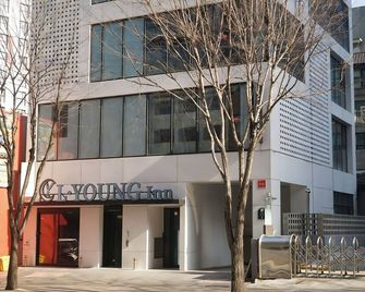L Young Inn Capsule Hotel Myeongdong - Seúl - Edificio