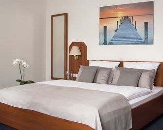 Hotel Germania - Reutlingen - Chambre