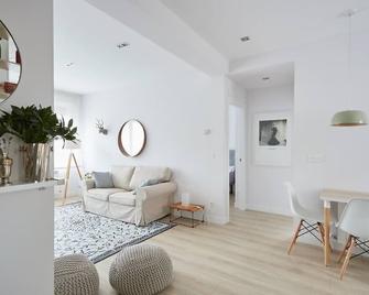 Nice and cozy apartment in Pamplona center! - Pamplona - Sala de estar