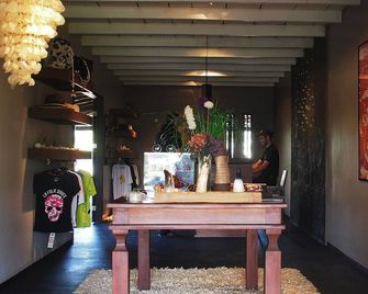 Chic Hotel Boutique - Cajueiro da Praia - Recepción
