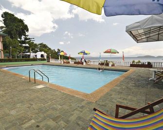 El Pueblo Rhizort - Calapán - Piscina